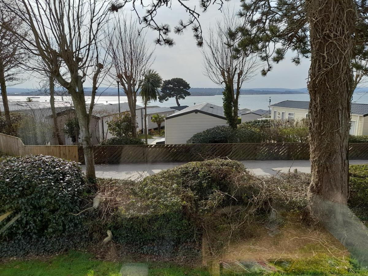 فندق Pine Ridge 59 Rockley Park Poole With Sea View Sleeps Six المظهر الخارجي الصورة